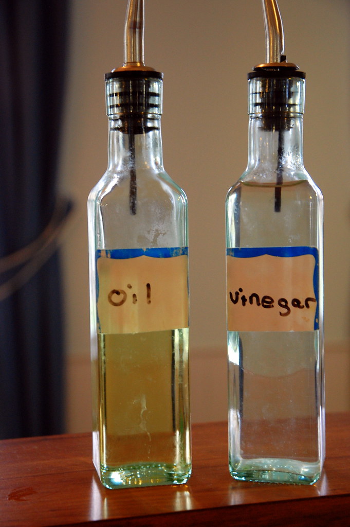 Does Vinegar Make Stainless Steel Shiny?